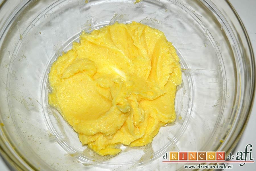 Lenguas de gato de naranja, seguir mezclando bien