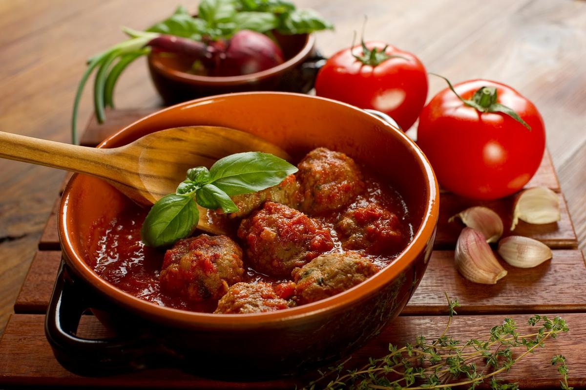 Albondigas de pollo con tomate