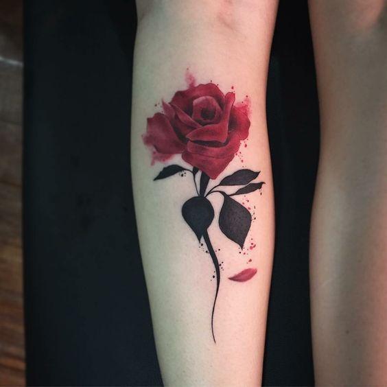 Tatuaje de rosas para mujeres