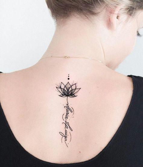 Tatuaje de flor de loto para mujeres