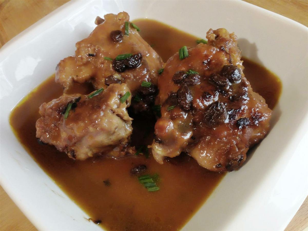 Pollo a la naranja y uva pasas - Pollo allarancia e uva sultanina - Chicken in orange saucePollo a la naranja y uva pasas - Pollo allarancia e uva sultanina - Chicken in orange sauce