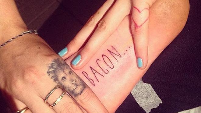 Tatuaje de la modelo y actriz Cara Delevingne