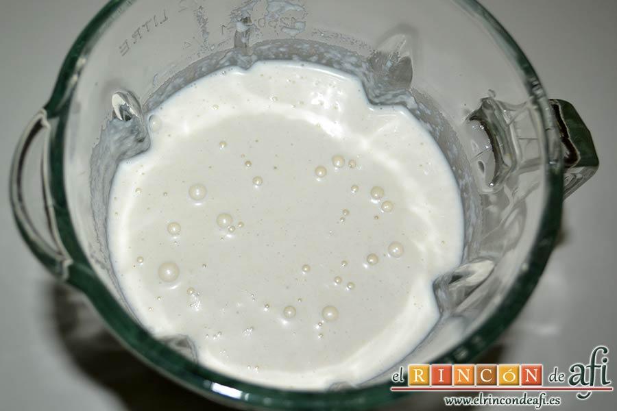 Ajoblanco, triturar bien