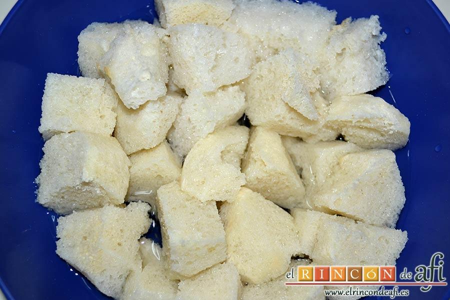 Ajoblanco, verter agua