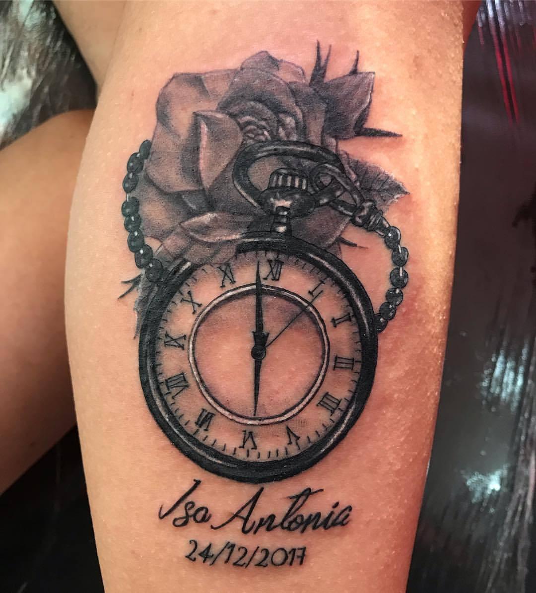 Tatuajes de relojes con nombres