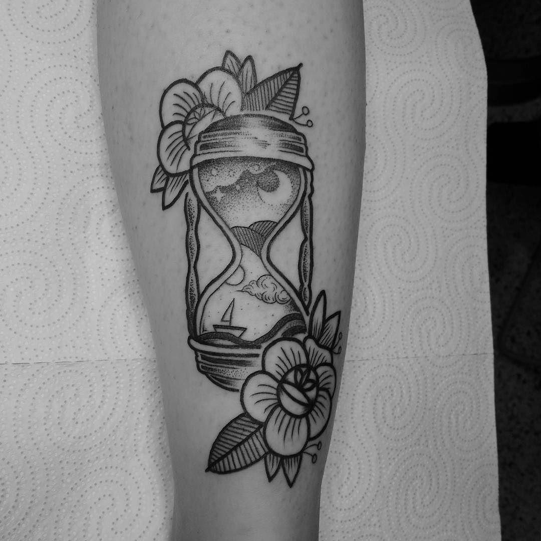 Tatuaje de reloj de arena