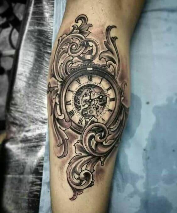 Tattoo de un reloj antiguo