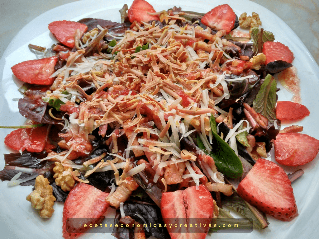 Ensalada templada de fresas y foie