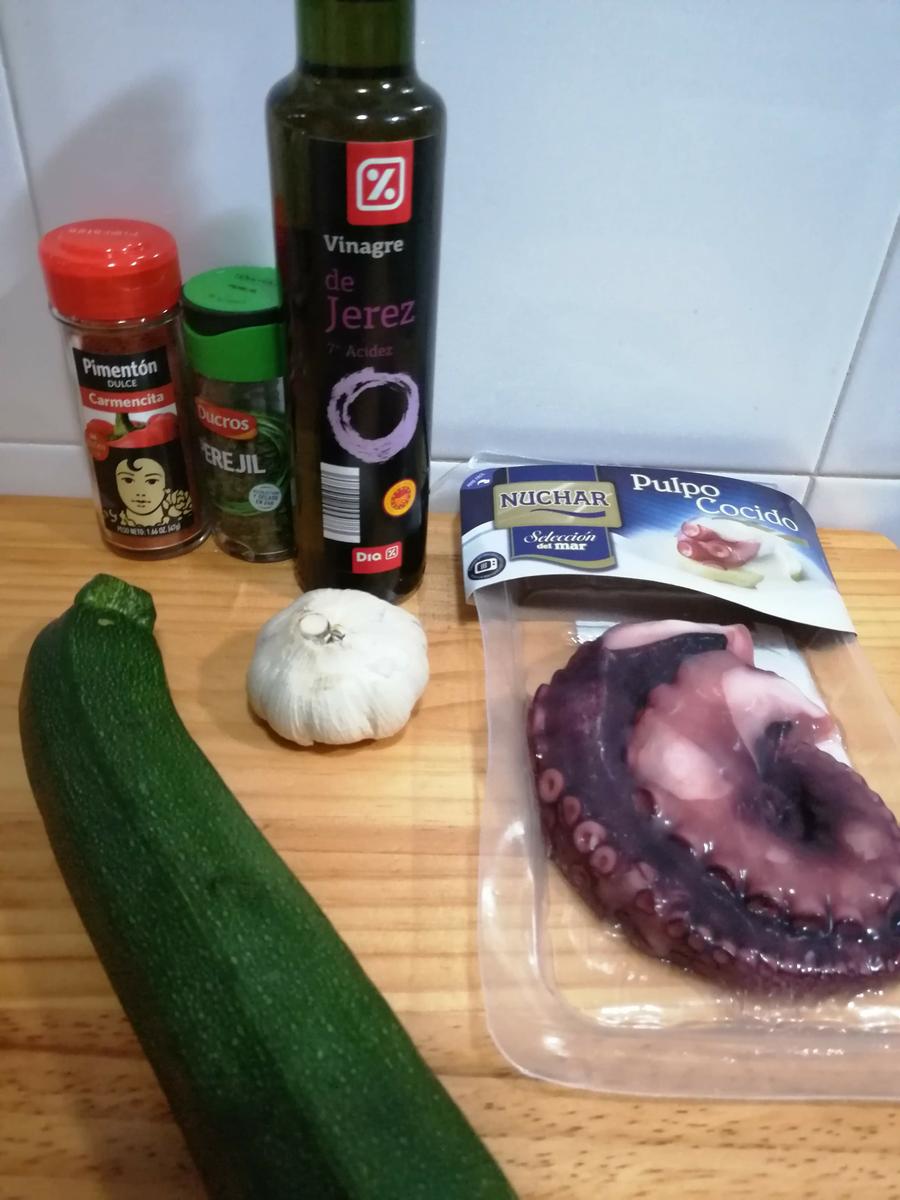 ingredientes para hacer pulpo con calabacin