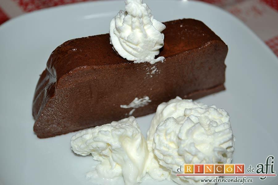 Pastel de chocolate japonés, sugerencia de presentación