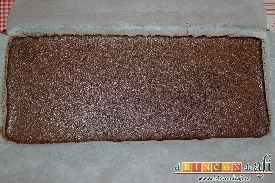 Pastel de chocolate japonés, meterlo en la nevera hasta que cuaje