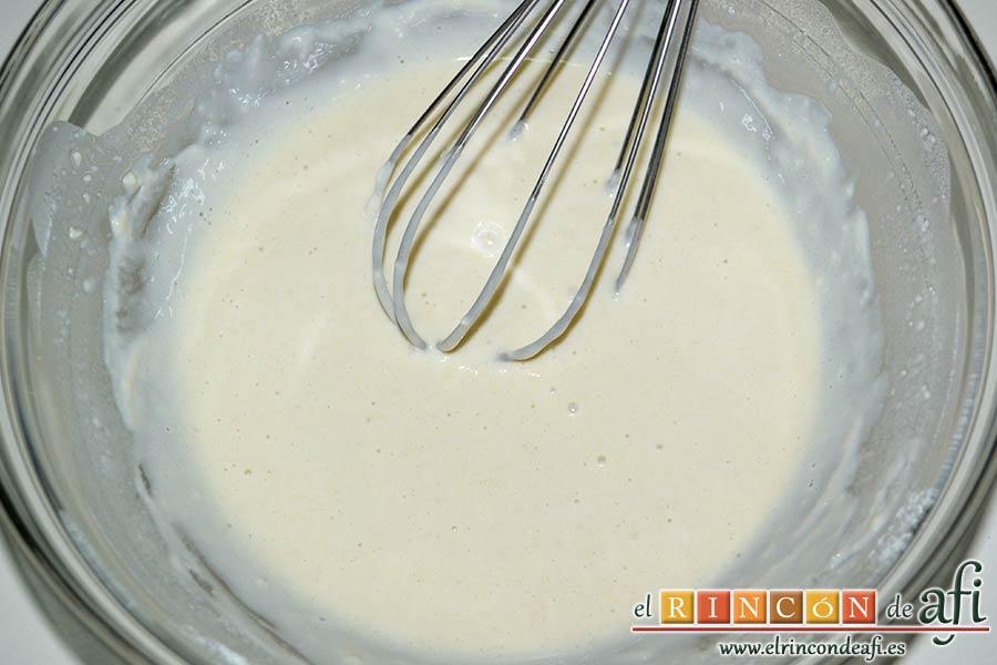 Soldaditos de Pavía, añadir la leche e ir mezclando