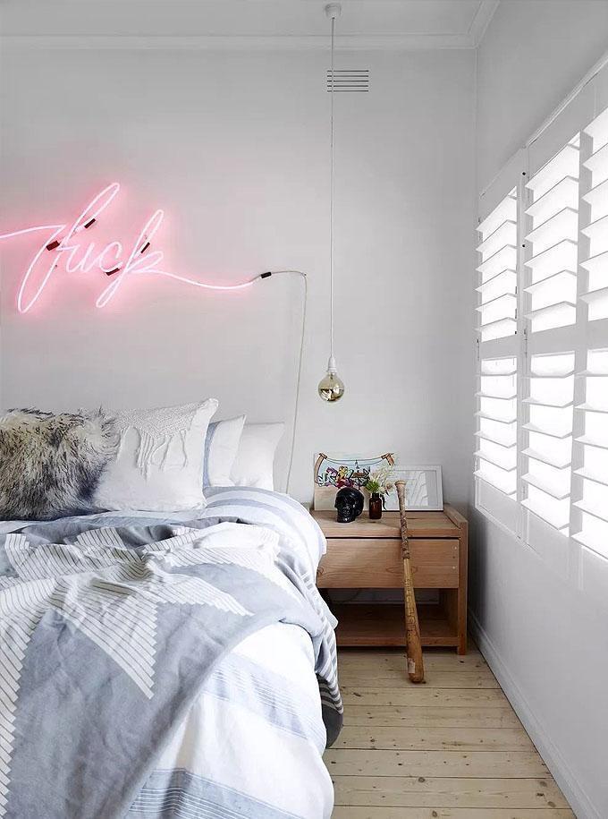 ¡Ideas baratas para decorar tus paredes! Los neones de pared son una increíble y original idea para decorar tus paredes