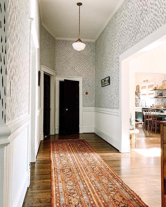 ¡Ideas baratas para decorar tus paredes! Crear tu propio papel de pared puede dar un nuevo aspecto y originalidad a tu casa.