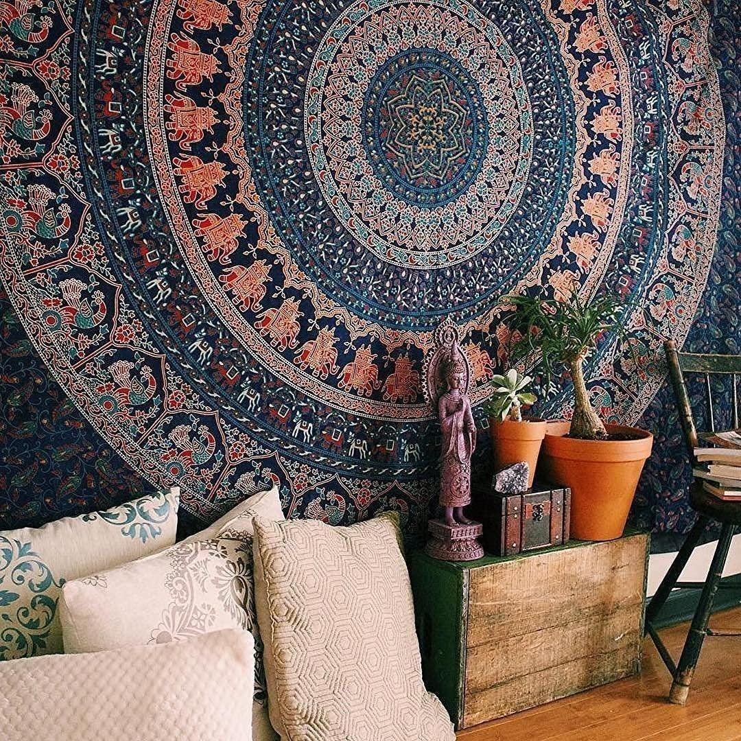 ¡Ideas baratas para decorar tus paredes! Los tapices de pared son una excelente idea para decorar un dormitorio o un salón. Atrévete.