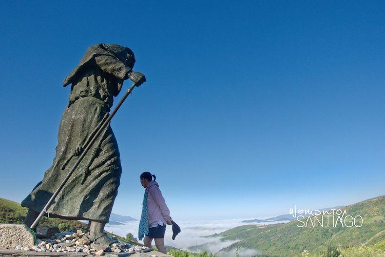 Monumento al peregrino en el Alto de San Roque