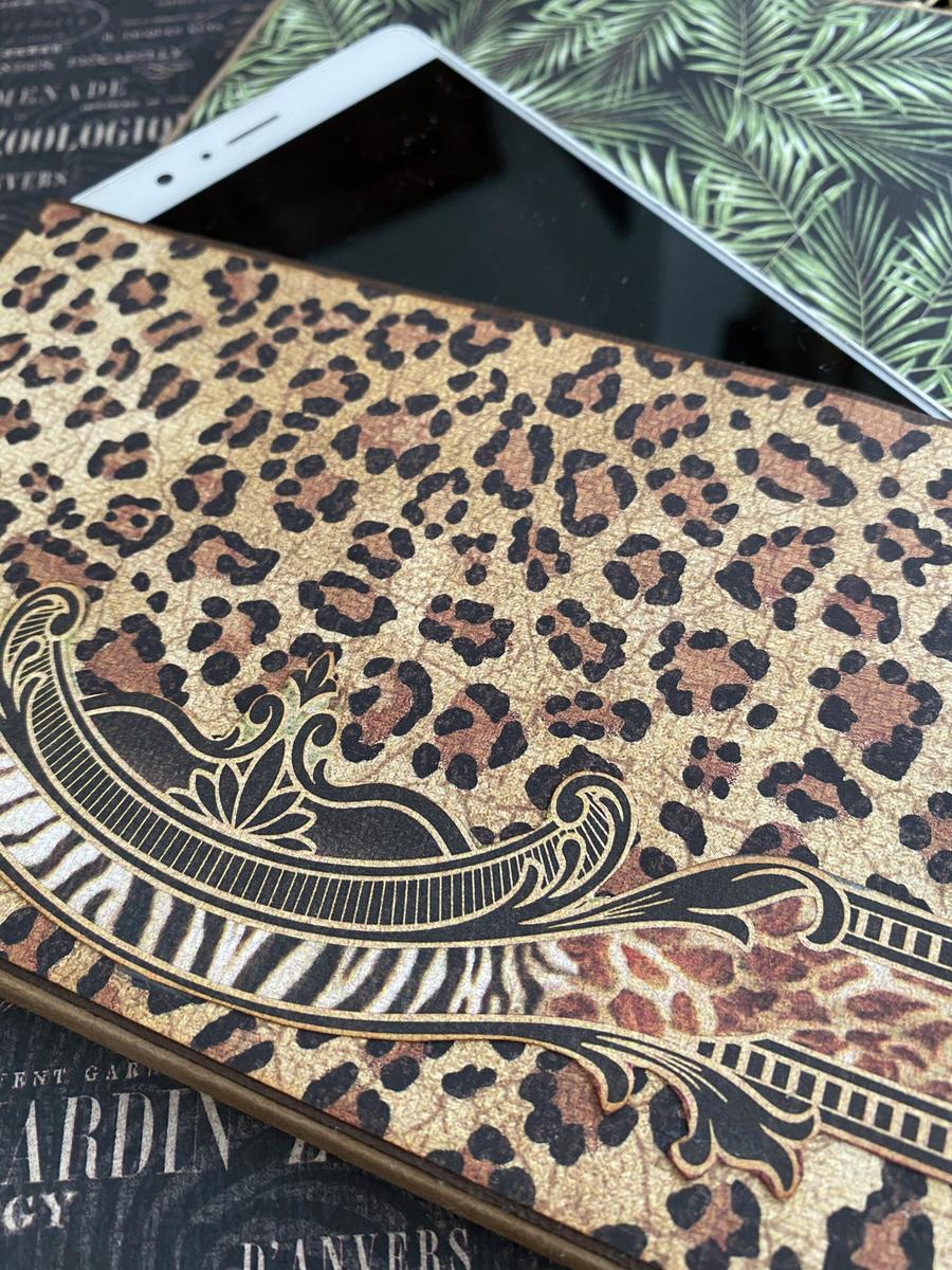 Detalles decorado funda movil