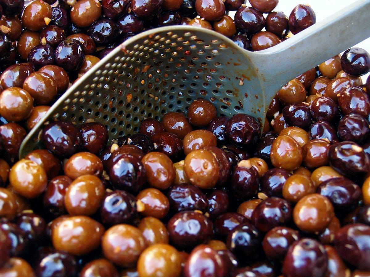 aliñar aceitunas negras