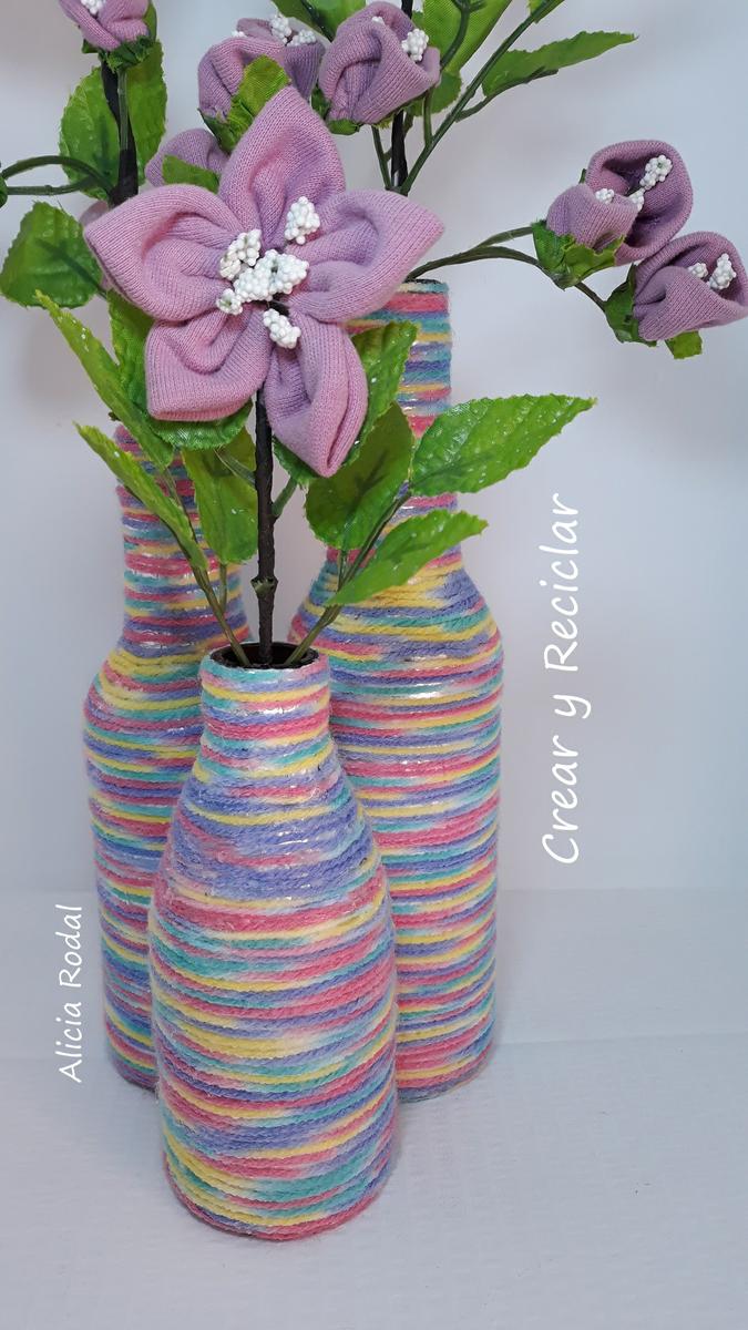 Cómo decorar envases, frascos o botellas de vidrio, de una manera fácil y divertida, para hacer en familia y con materiales reciclados.