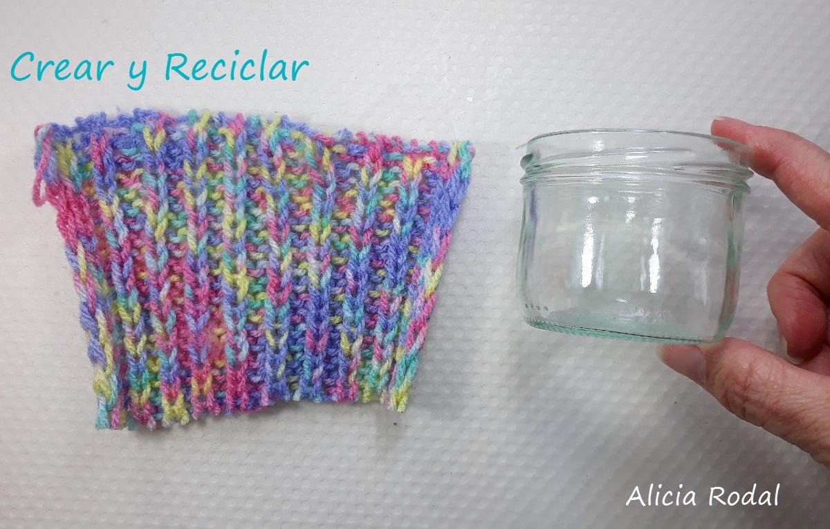 Cómo decorar envases, frascos o botellas de vidrio, de una manera fácil y divertida, para hacer en familia y con materiales reciclados.