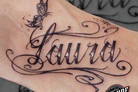 Tatuajes de nombre propio con letras góticas