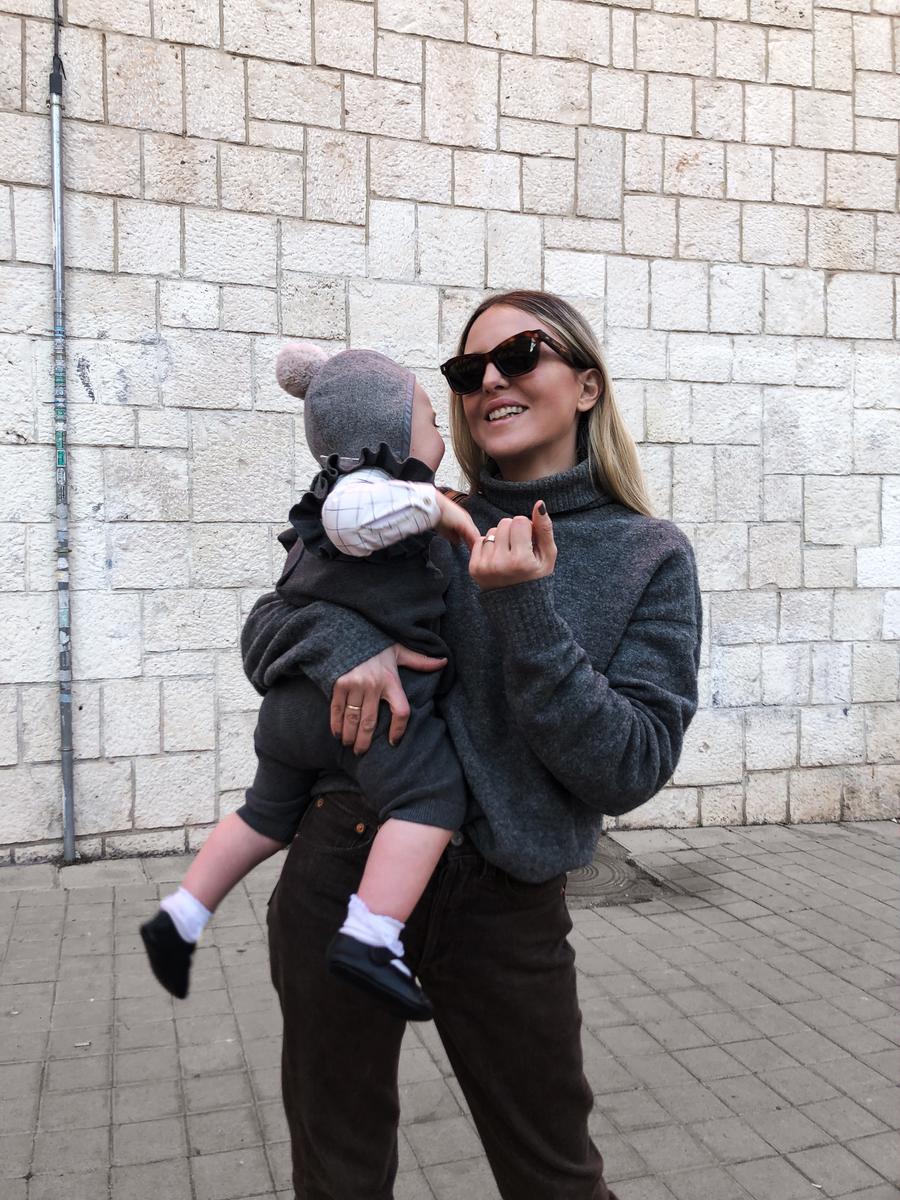 Trini | Balenciaga sweater Levis jeans