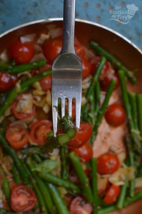 Salteado De Esparragos Tomates Y Puerro 04 1