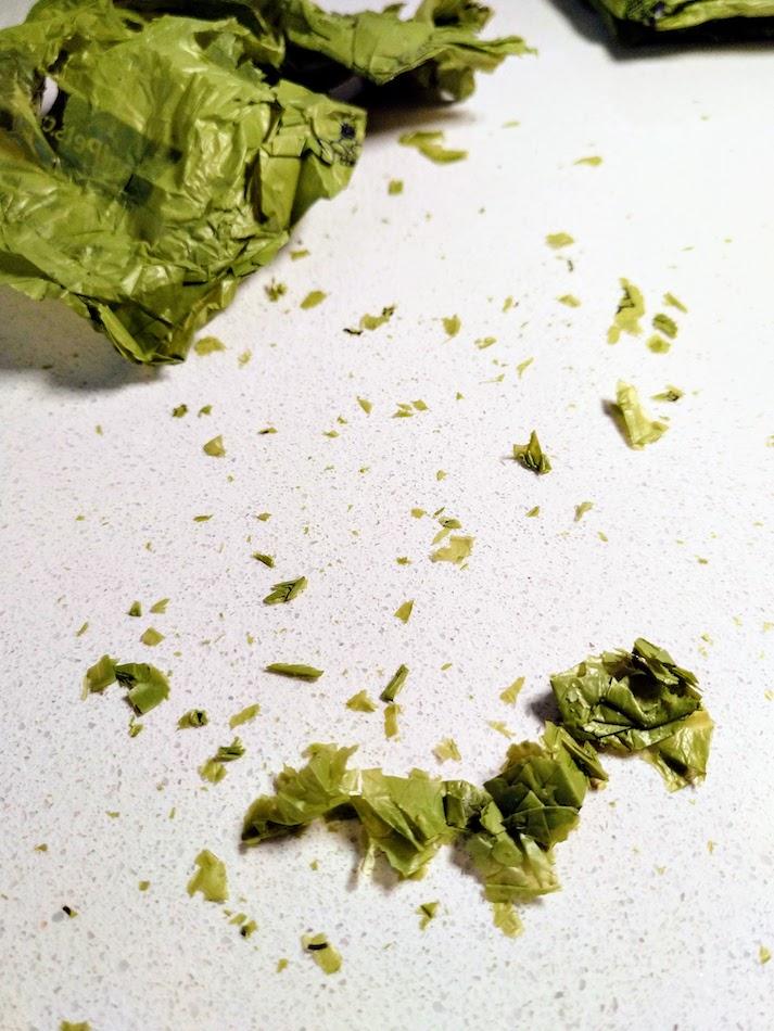 Bolsa EPI en proceso de fragmentación. Las bolsas biodegradables no son una buena alternativa.