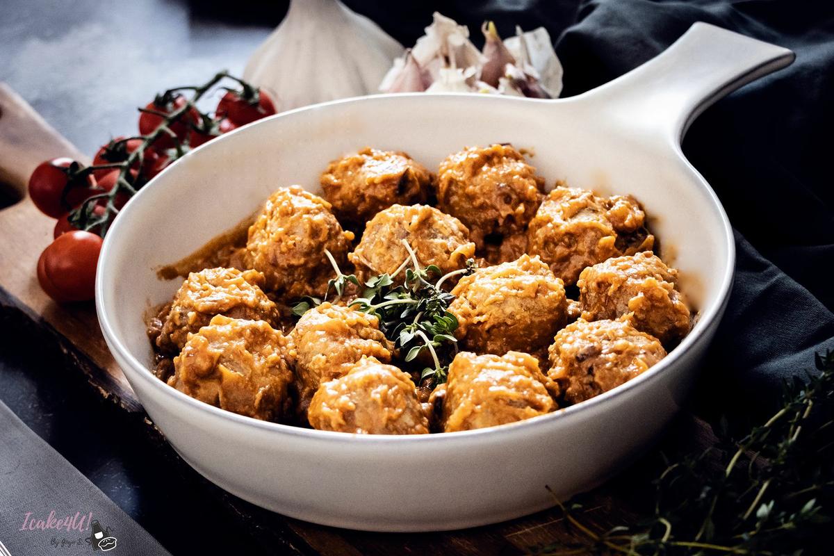 Albóndigas en salsa española