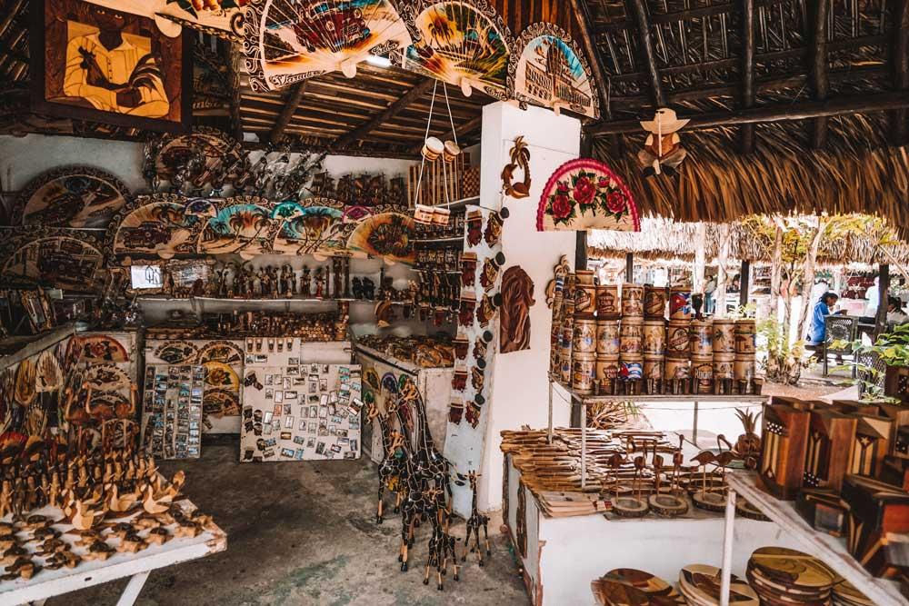mercado artesanías Varadero