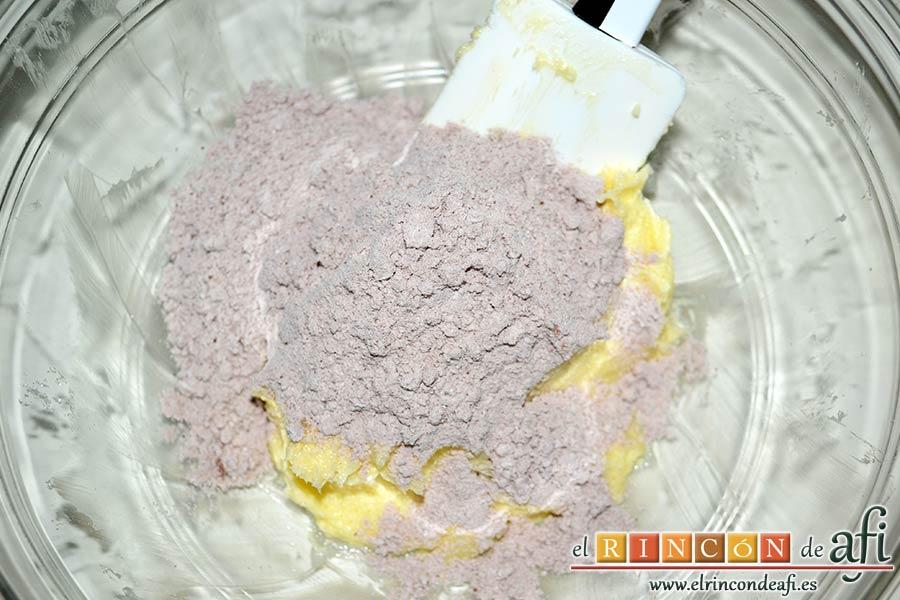 Galletas crujientes de mantequilla, repetir la operación pero con la harina con cacao