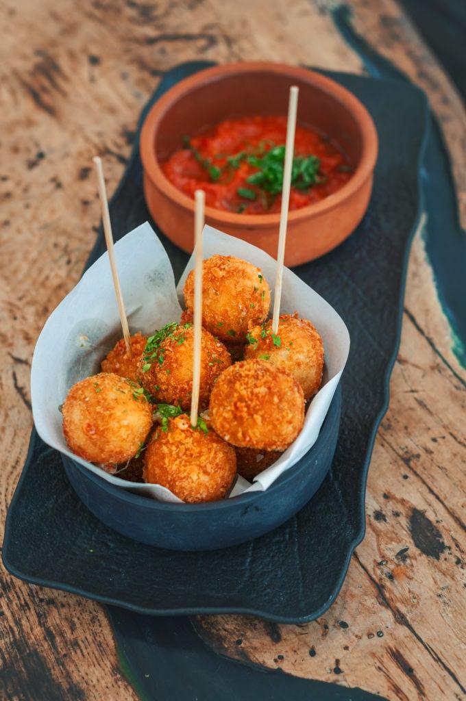 Entrante original chupachups de marisco