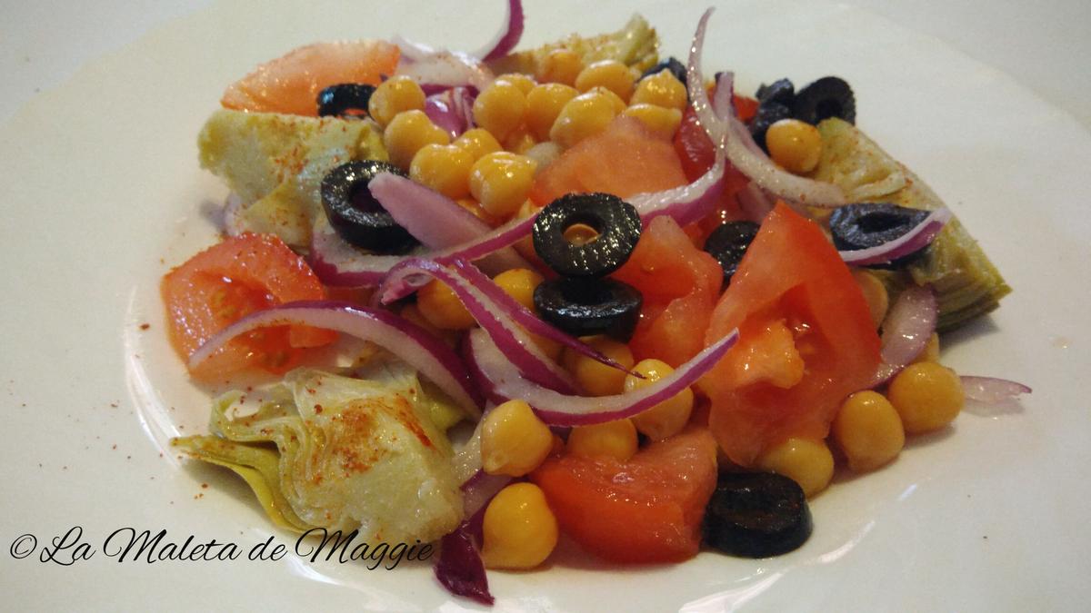 Ensalada de garbanzos con alcachofas