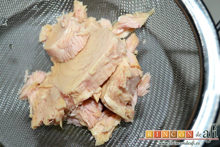 Paté de pimientos, escurrir el bonito del norte