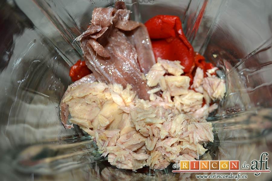 Paté de pimientos, añadirlas al vaso americano