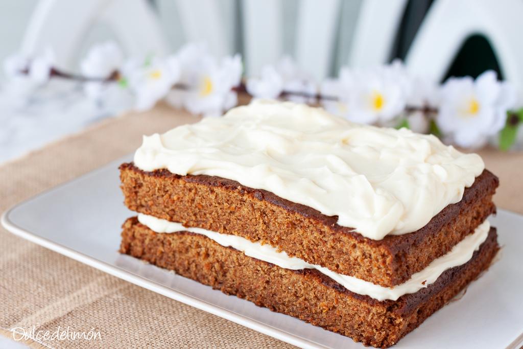 Tarta de Zanahoria con Cobertura de Queso