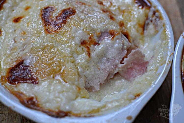 Cómo preparar el mas delicioso gratinado de bechamel con jamón de york y huevo duro, receta casera