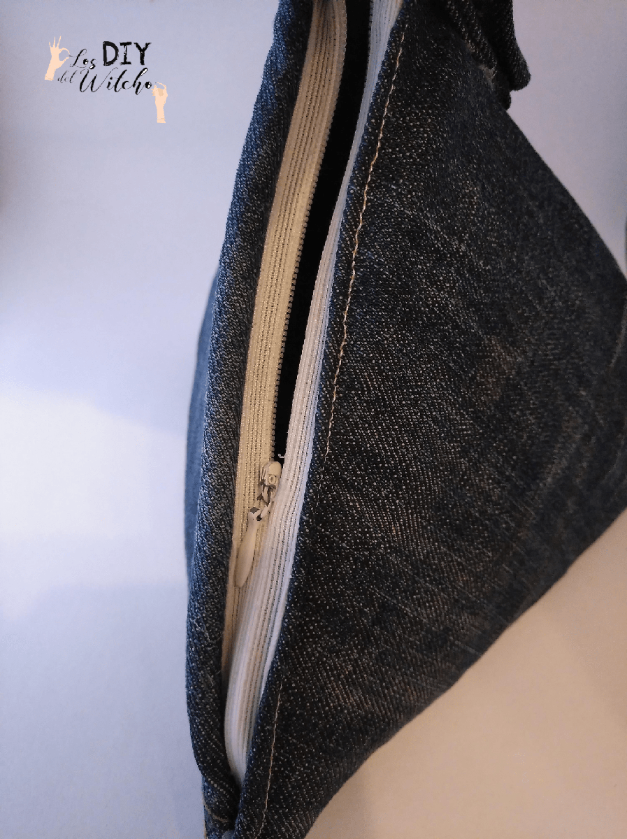 bolso triangular cremallera