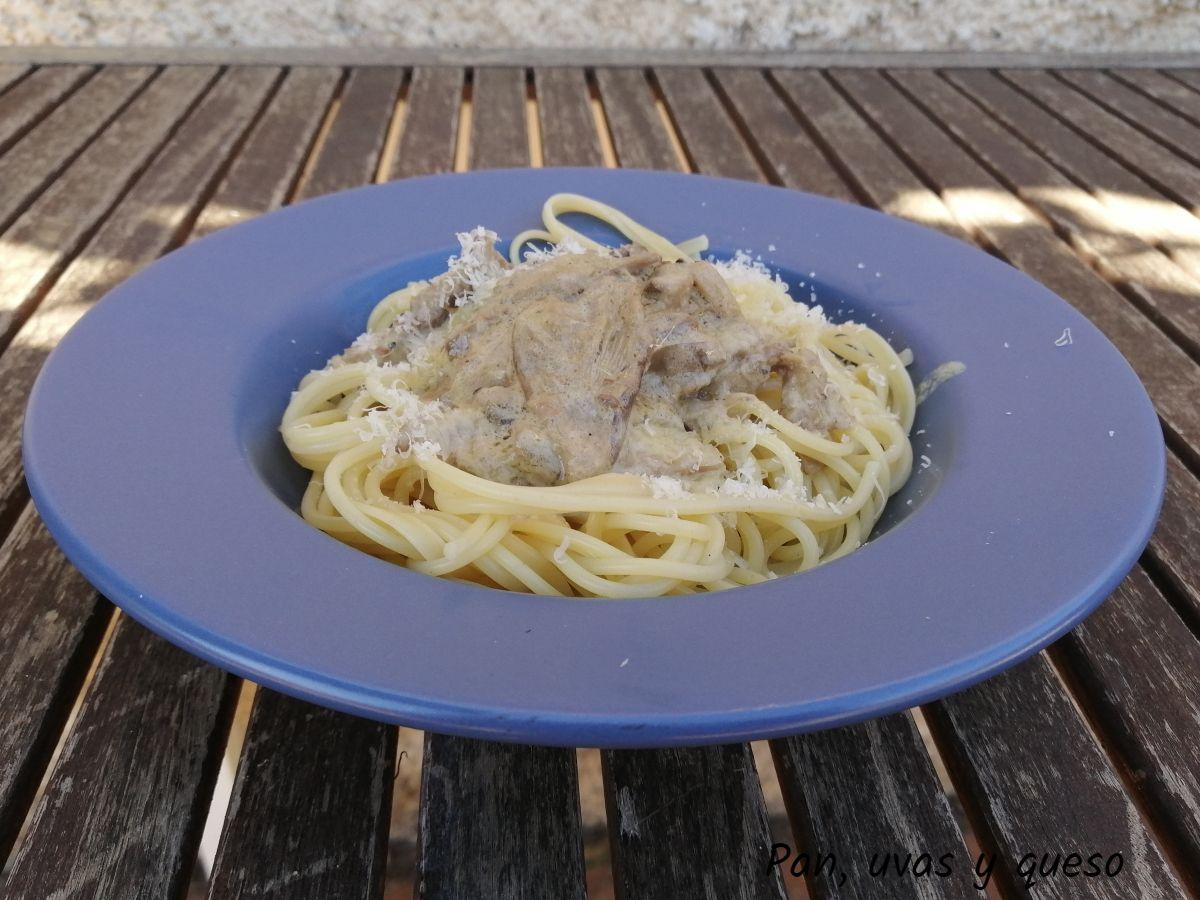 espaguetis con setas - pan uvas y queso 