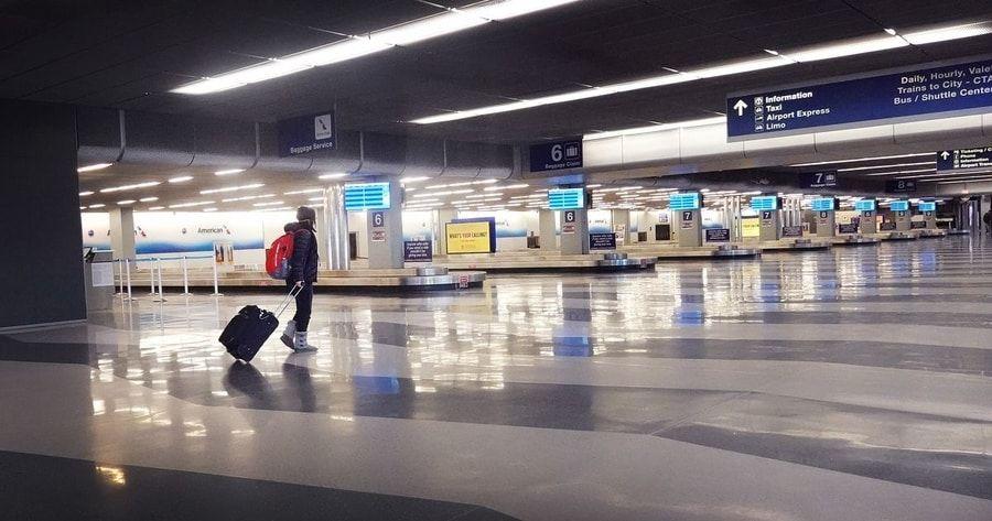 Aeropuerto casi vacío
