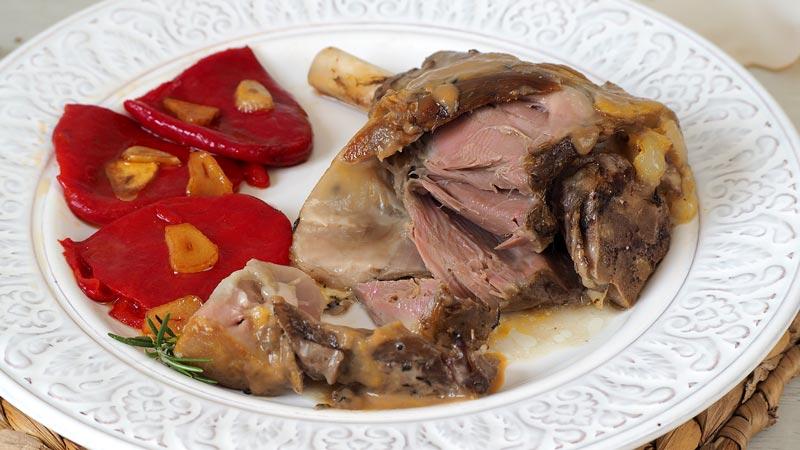 como hacer codillo de cordero en salsa