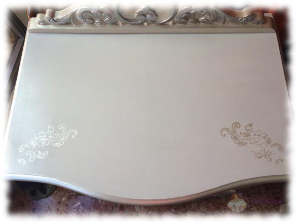 Mesita de noche reciclada. Detalles y remates.