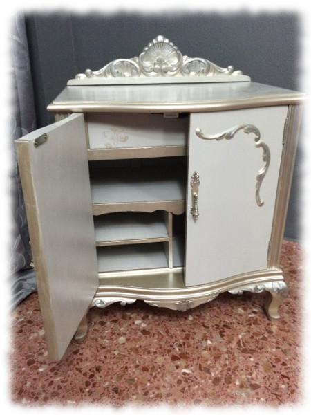 Mesita de noche reciclada. Resultado final.