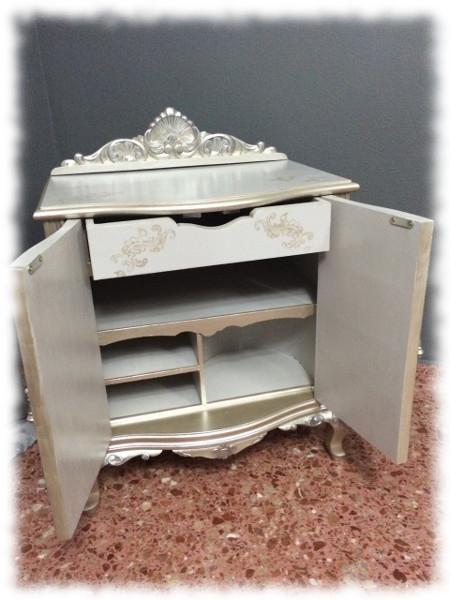 Mesita de noche reciclada. Resultado final.