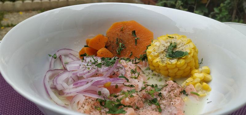 Cebiche de salmón al eneldo