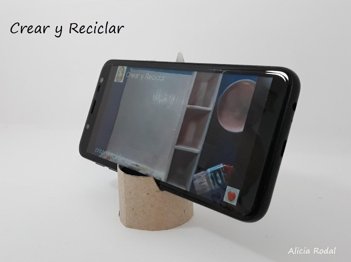 Cómo hacer un soporte para el móvil celular y una base para el portátil o laptop con tubos de cartón de papel de baño. Fácil, sencillo, rápido, económico, práctico y funcional. 