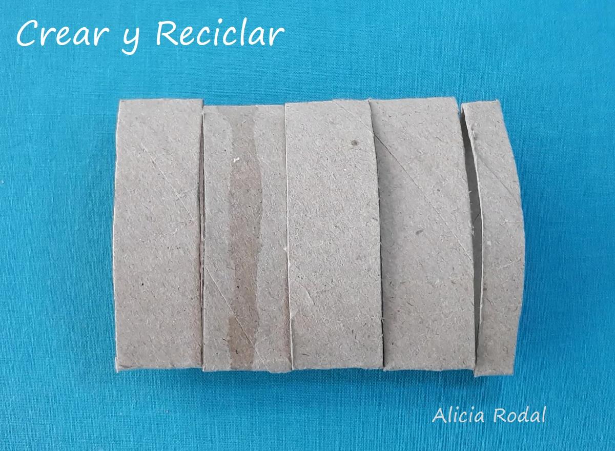 Cómo hacer un soporte para el móvil celular y una base para el portátil o laptop con tubos de cartón de papel de baño. Fácil, sencillo, rápido, económico, práctico y funcional. 