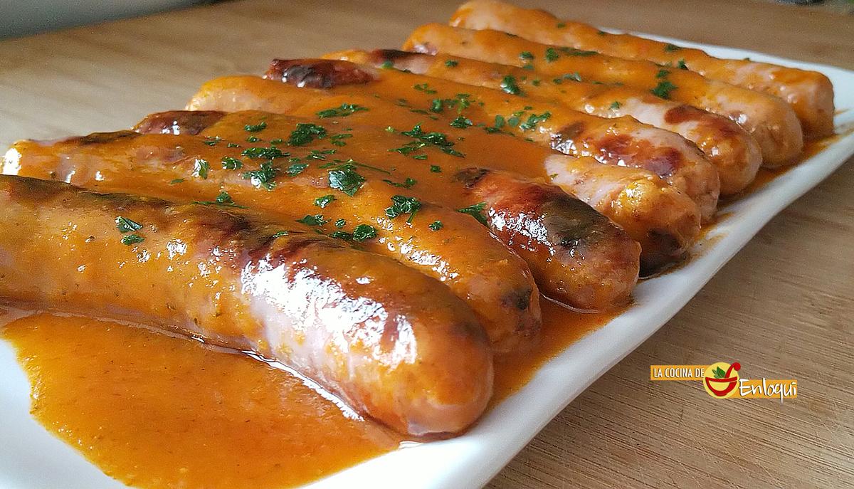 Salchichas con tomate