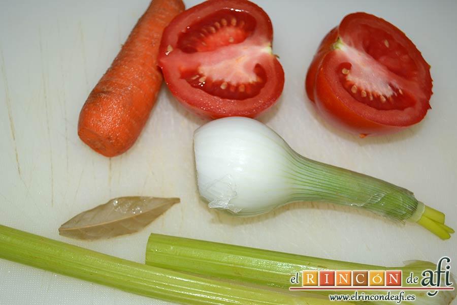 Vitello tonnato o redondo de ternera con mayonesa de atún, preparar las verduras