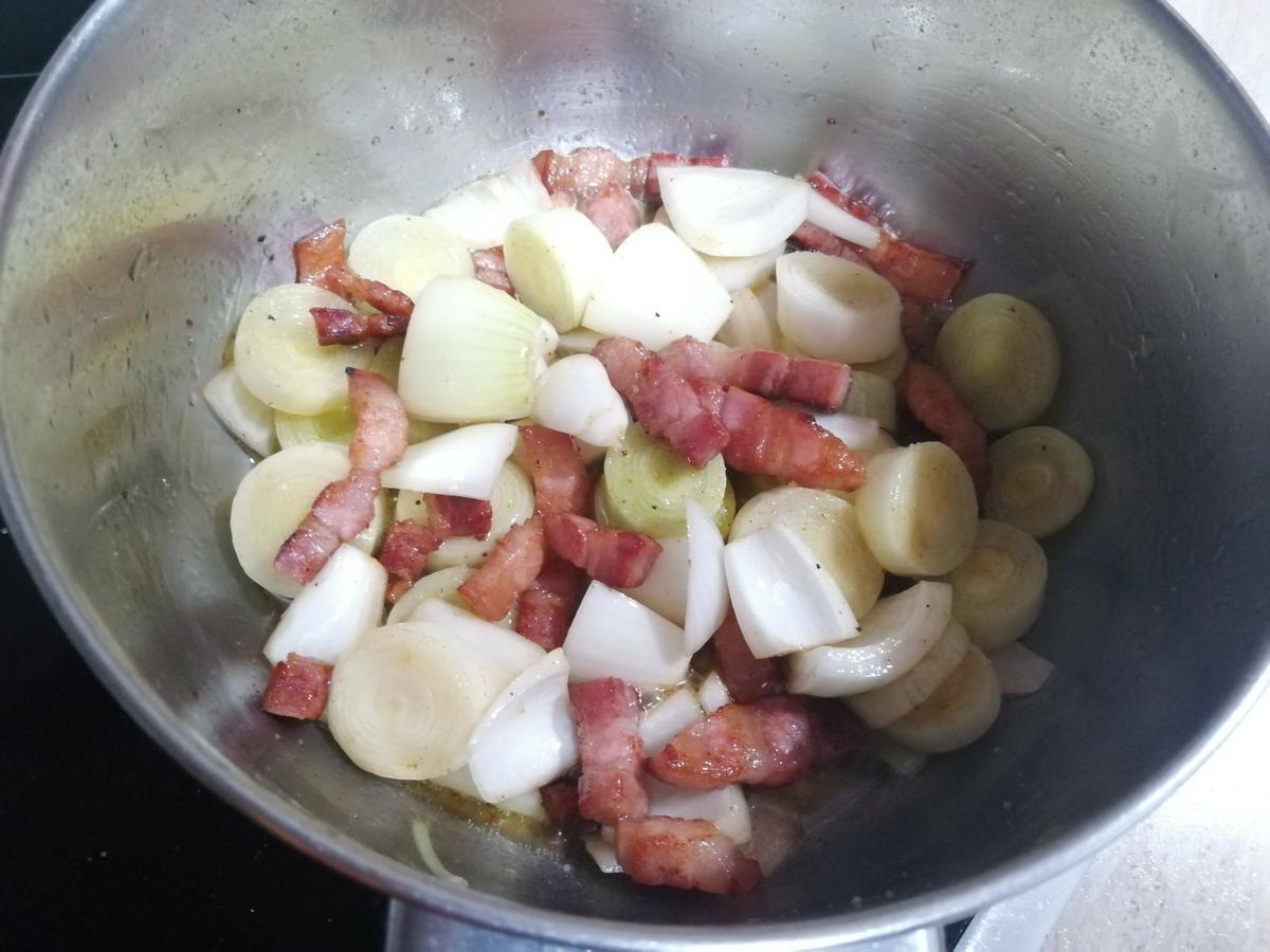 sofriendo panceta y verduras